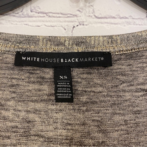 White House Black Market Womens Shirt XS Gold Tiger Print V Neck Short Sleeve - Picture 2 of 5